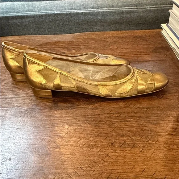 Salvatore Ferragamo Gold Flats - Picture 5 of 8